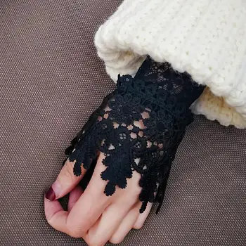 Korejski 2021 Proljeće ženske držači rukavice bez prstiju Držači kukičane rukavice na ruci Elegantne ženske bijele crne čipke ženske rukavice AGB653